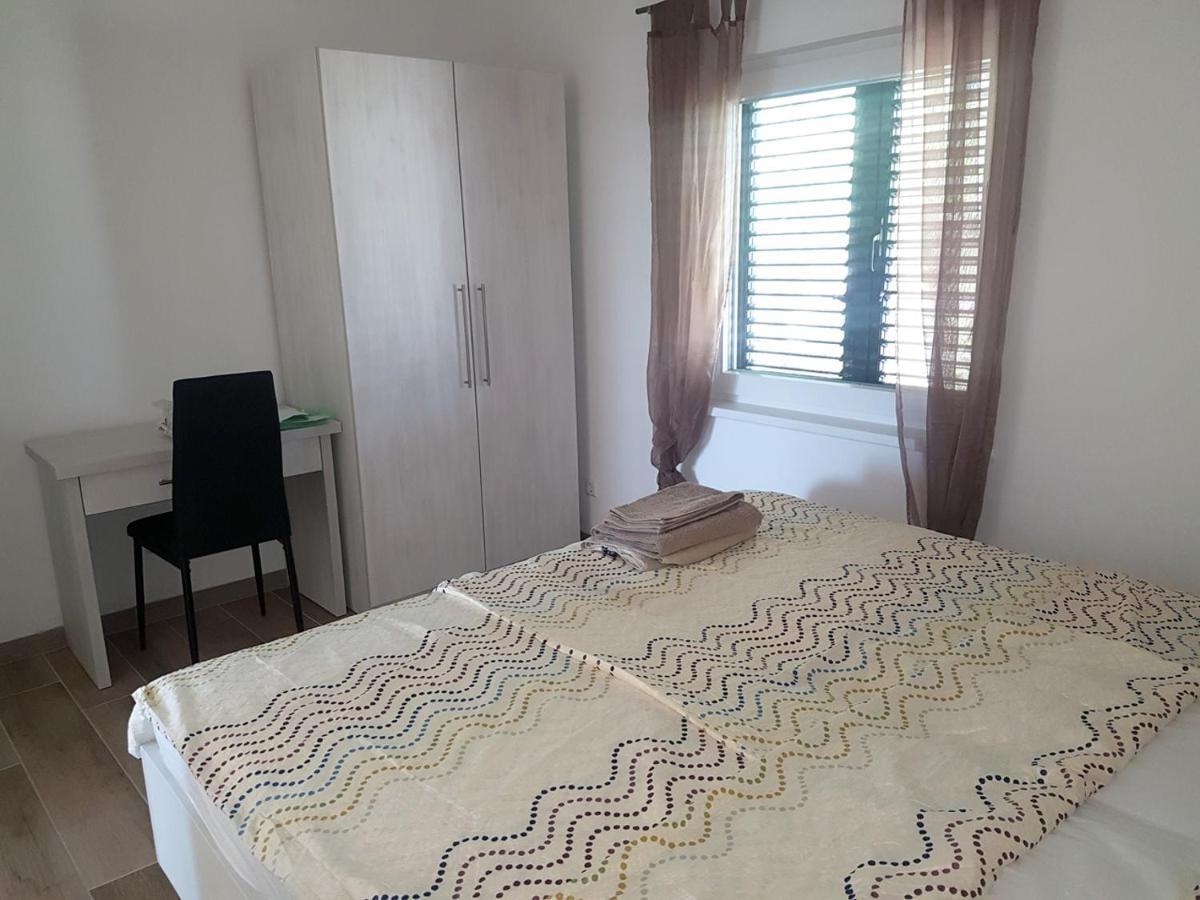Niva Apartment