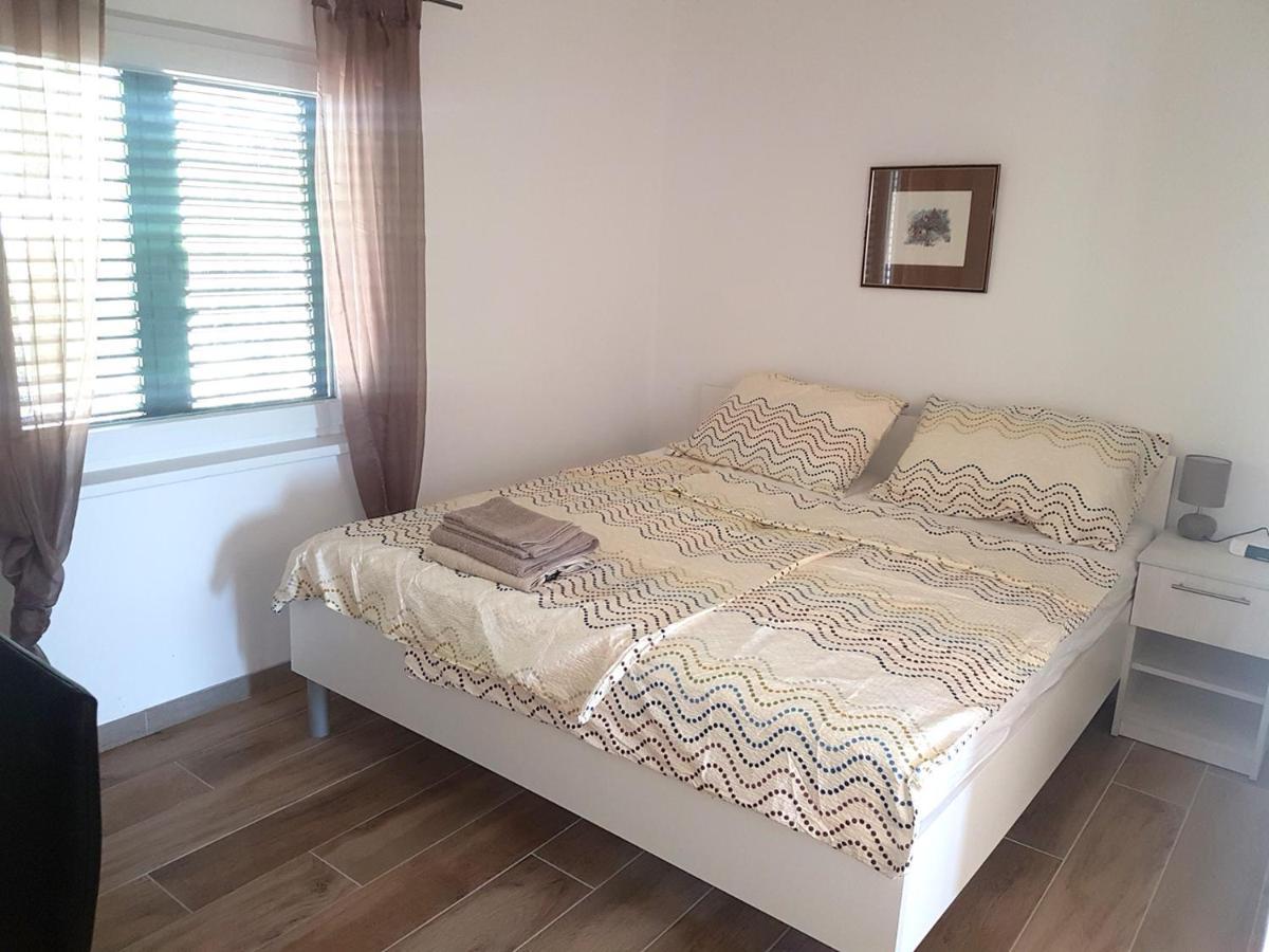 Niva Apartment