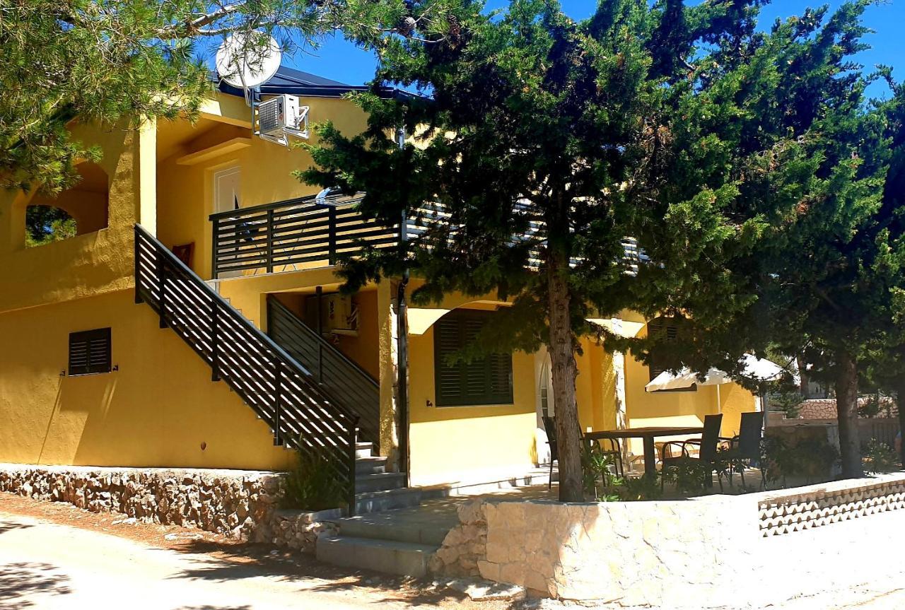 Niva Apartment Vir