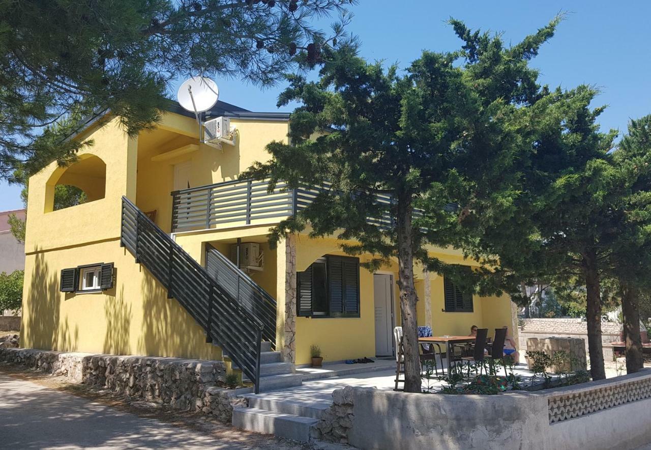 Niva Apartment Vir