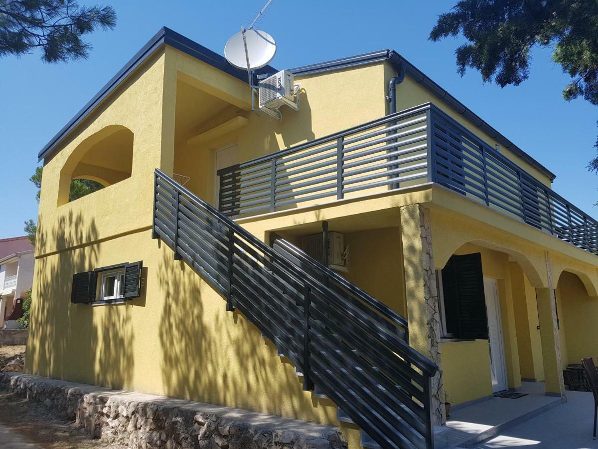 Niva Apartment Vir