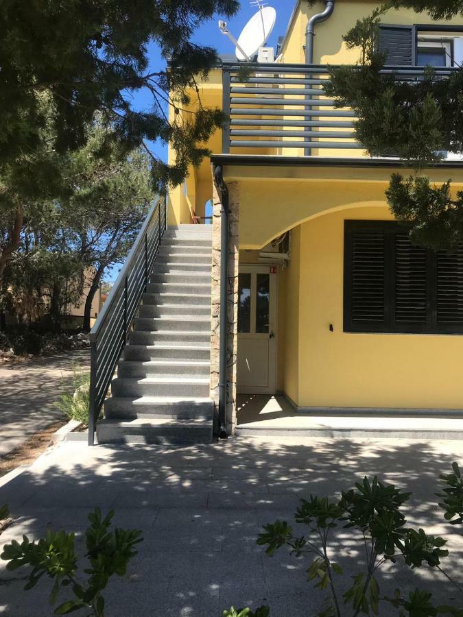 Niva Apartment Vir