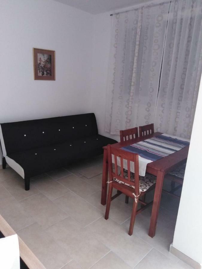 Niva Apartment